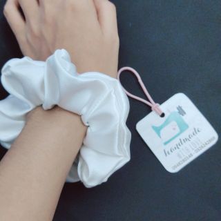 Scrunchies phi bóng/lụa