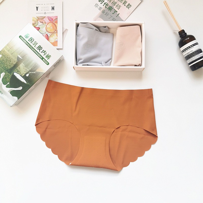 Hộp 3 quần lót nữ đúc su siêu mịn không đường may kháng khuẩn SH3