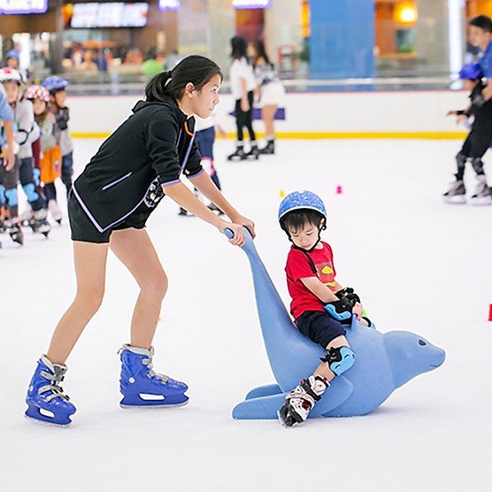 HCM [E-Voucher] Vé vào cửa trẻ em cao dưới 140cm tại Sân băng Vincom Ice Rink Landmark 81 - Áp dụng thứ 2 - thứ 6