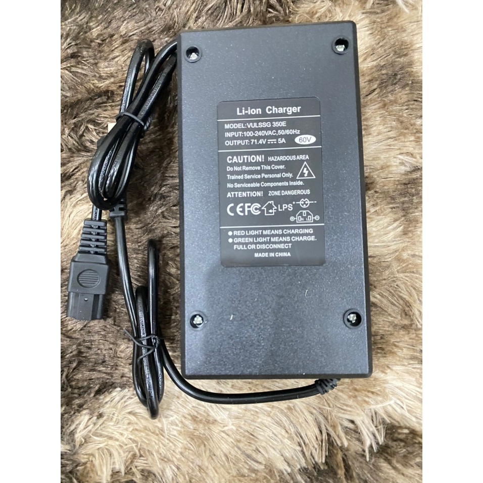 Sạc xe điện 17S 60V  5A 10A , có đèn báo đầy và quạt tản nhiệt. BN.