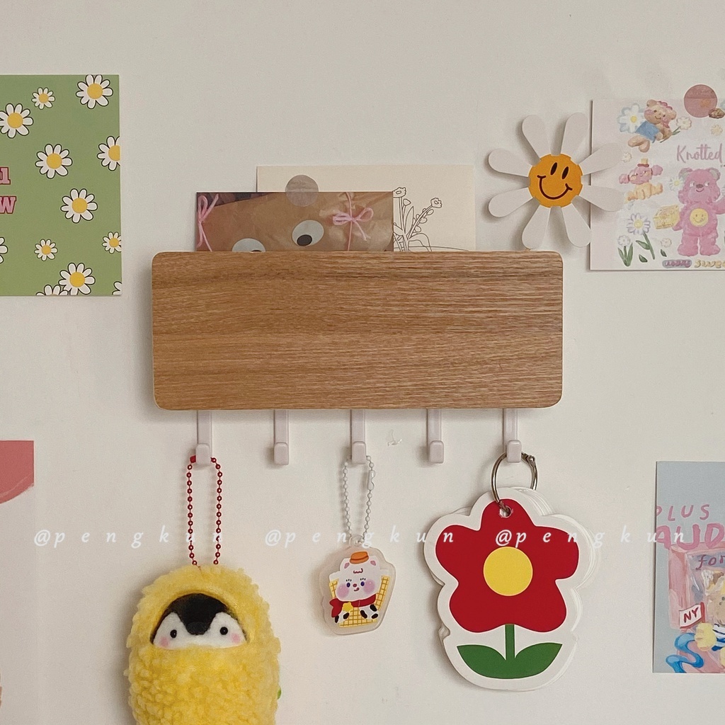 Kệ gỗ gắn tường có móc treo đồ đa năng tiện dụng