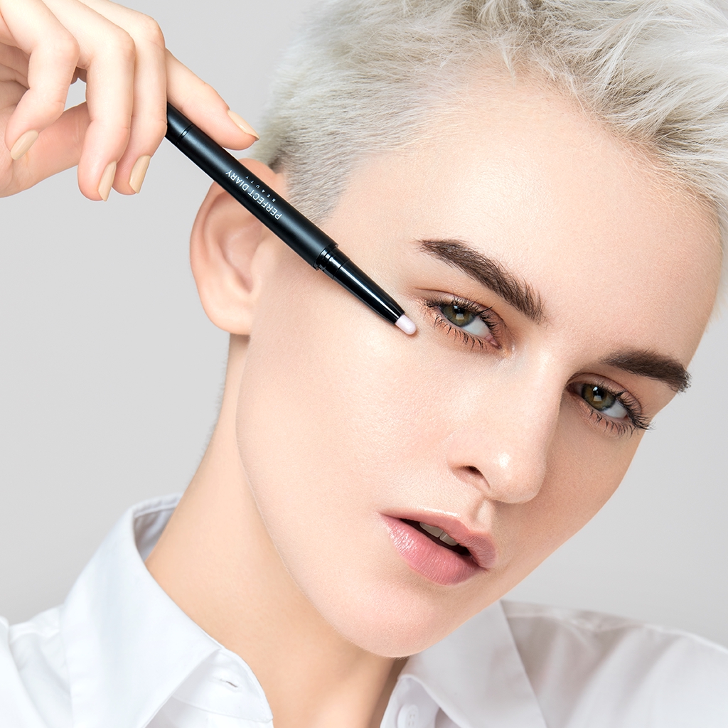 Thỏi kem bắt sáng vùng mắt Perfect Diary chống thấm nước 0.61g tích hợp đầu tạo độ bóng 0.2g | BigBuy360 - bigbuy360.vn