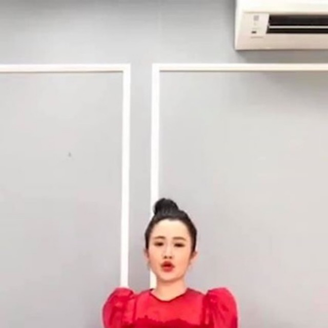 Đầm đỏ để dự tiệc