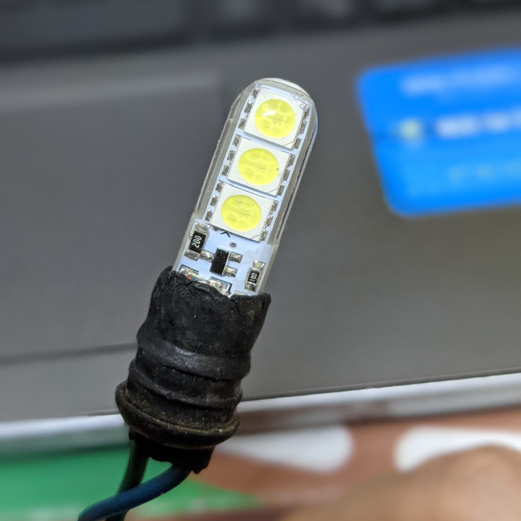 T10-6smd-5050-nháyF1, Set 2 bóng đèn t10 led t10 sáng liên tục & nháy F1 sáng gắn demi xi nhan xe máy ô tô