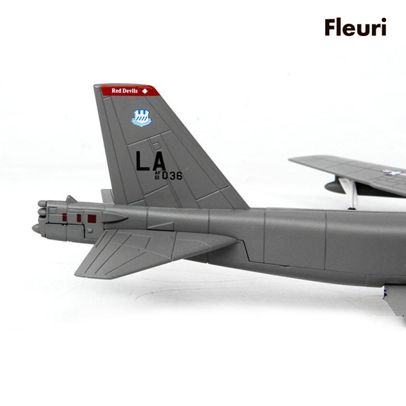 Mô Hình Máy Bay Bomber Mỹ B-52 Bằng Hợp Kim Tỉ Lệ 1 / 200