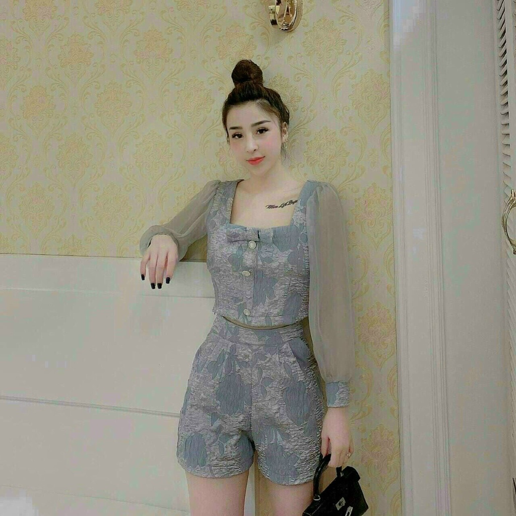 Sét Bộ Thời Trang Nữ Chất Vải Gấm Áo Tay Dài Cổ Vuông Phối Nút Trước Mix Quần Đùi Xinh Xắn