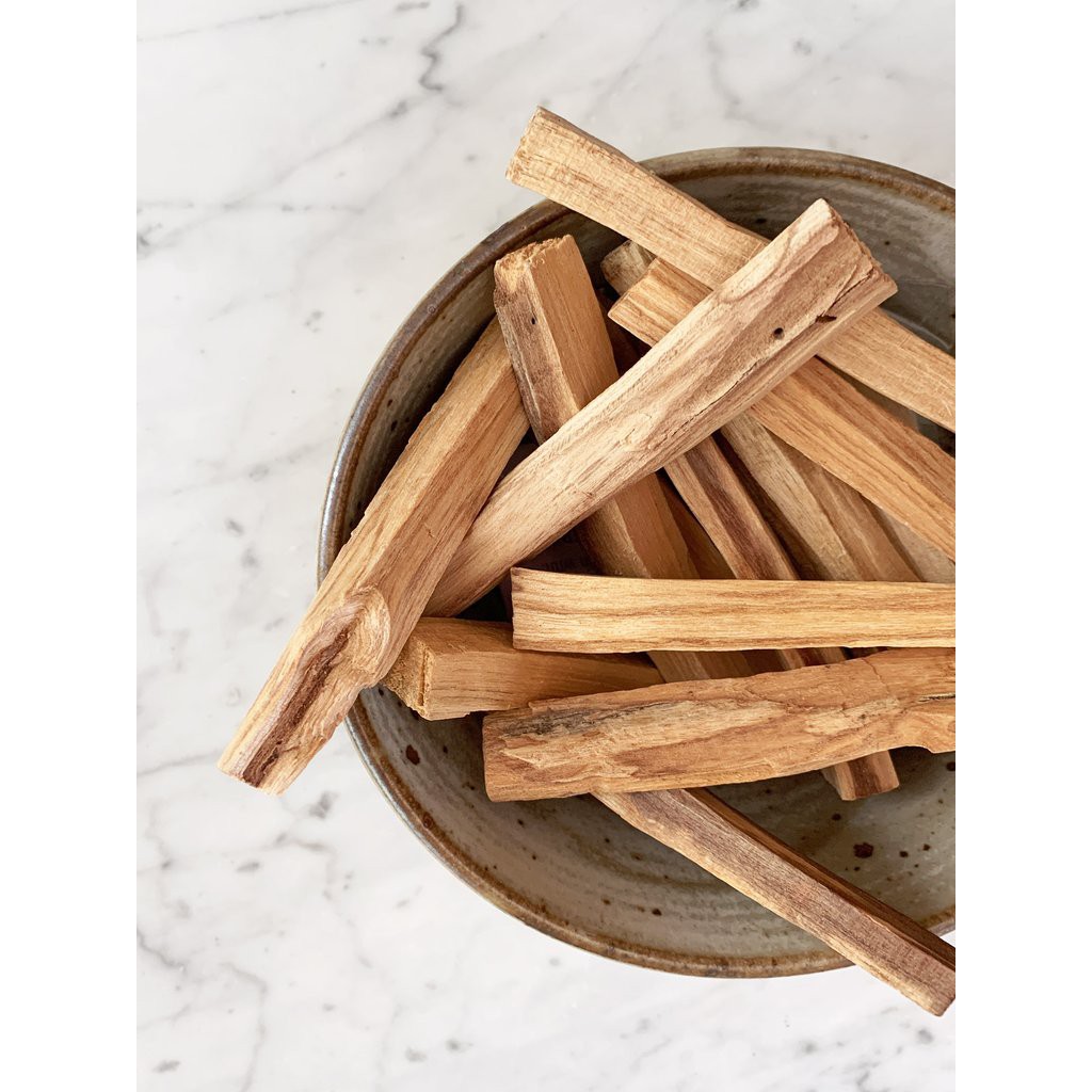 Gỗ Palo Santo Cao Cấp 100G Loại Nhiều Tinh Dầu Để Đặt Đầu Gối Giúp Ngủ Ngon - THẢO MỘC XÔNG NHÀ