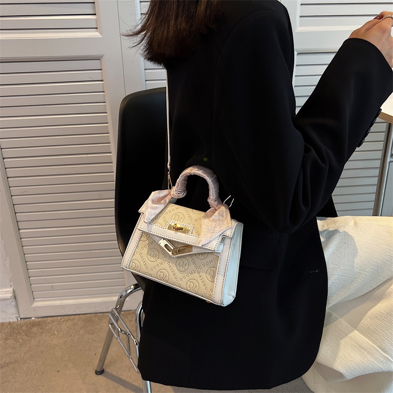 Túi Đeo Chéo Vai Bằng Lụa Thời Trang Đơn Giản Cho Nữ