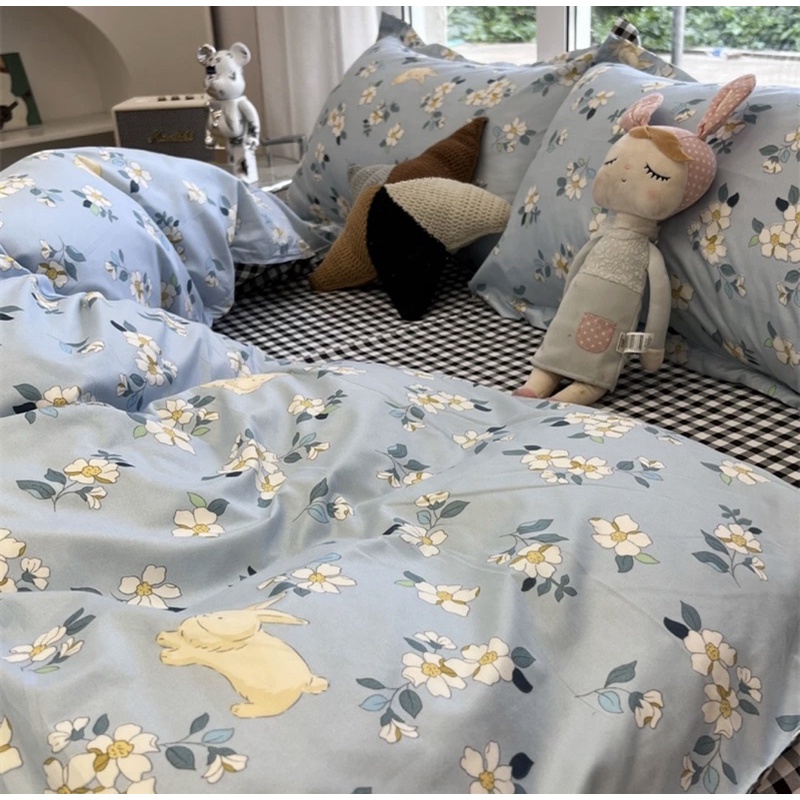 Bộ chăn ga gối Cotton Poly Nhập Khẩu chần bông dày mẫu Hoa Nhí Xanh Biển Decor Home