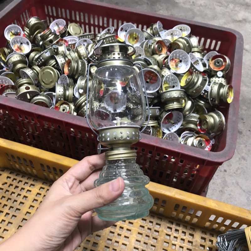 Đèn Bão/Đèn Dầu Thuỷ Tinh Chống Bão/Đèn Trang Trí Quai Cầm Kèm Bóng và Bấc Đèn nguyên bộ