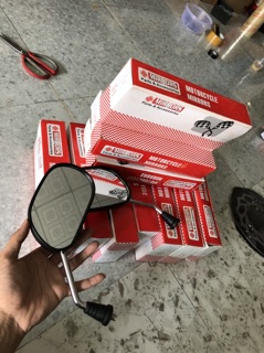 Kính Spark 1:1 Gắn tất cả xe(ren 10li thuận)
