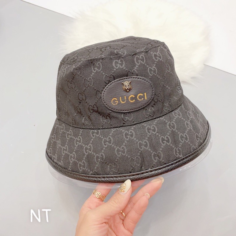 Mũ vành Gucci viền da logo tròn nền thô hoạ tiết 2 màu