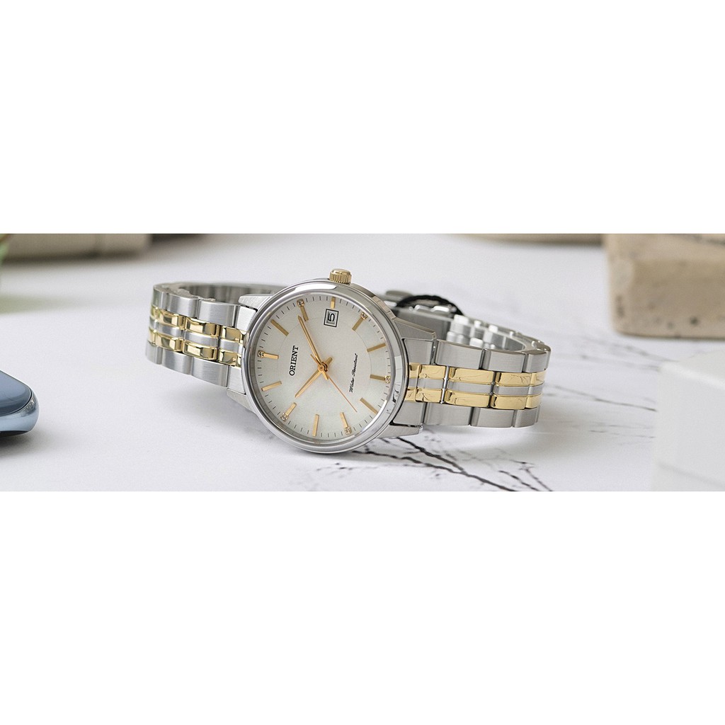 Đồng hồ nữ Orient chính hãng FUNG7002W0, dây kim loại.