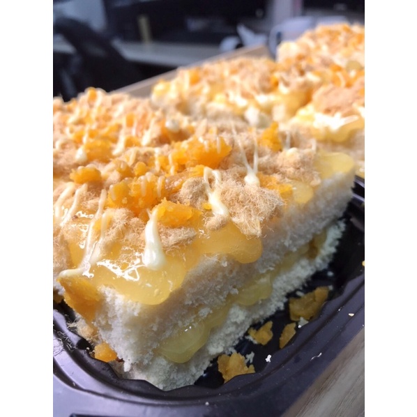 Bông lan trứng muối siêu sốt hộp dài