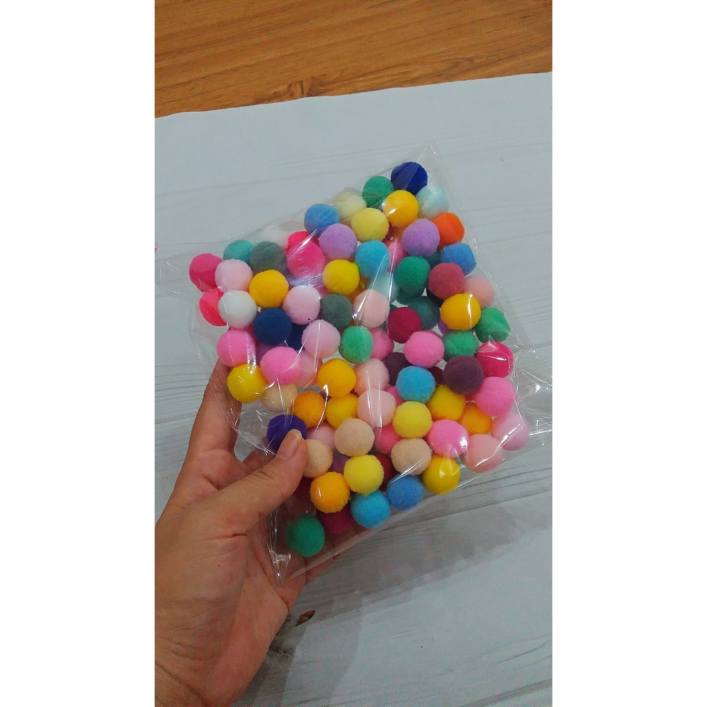 POMPOM LOẠI ĐẸP pom pom cỡ 1.5CM - TÚI khoảng 150 VIÊN
