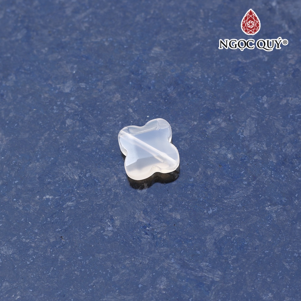 Mặt dây chuyền thánh giá xỏ ngang đá mã não trắng - Ngọc Quý