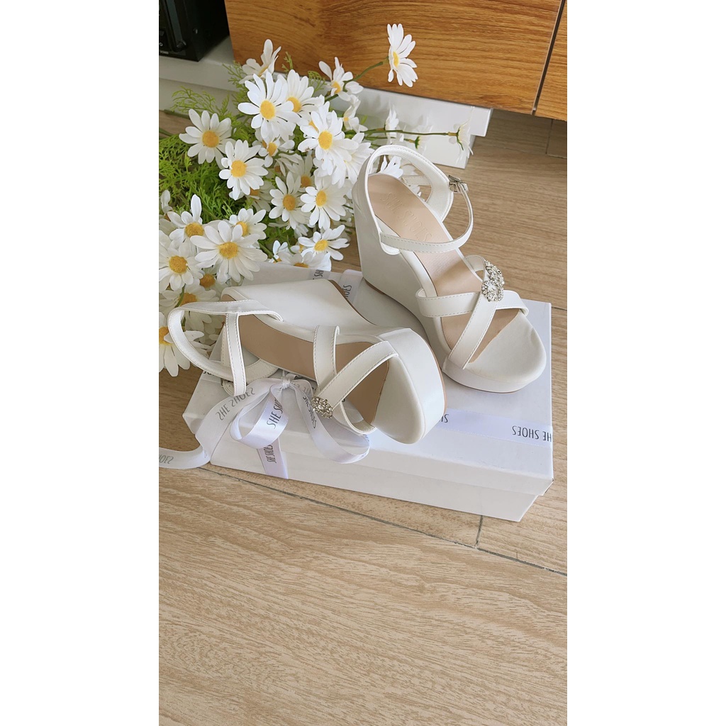SANDAL XUỒNG ĐÍNH NƠ ĐÁ