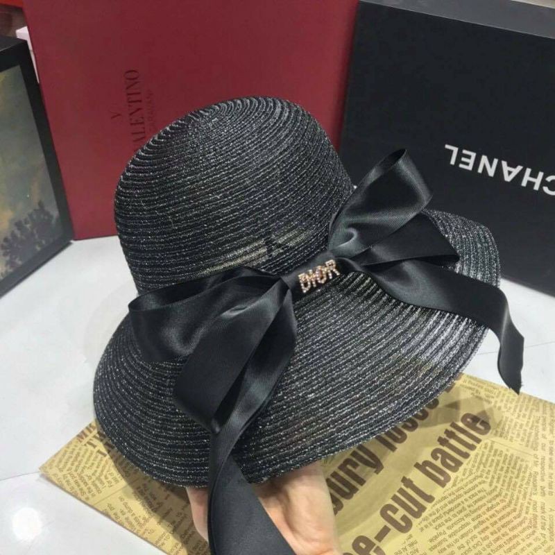 Mũ cói đi biên chuông đai chữ sang chảnh