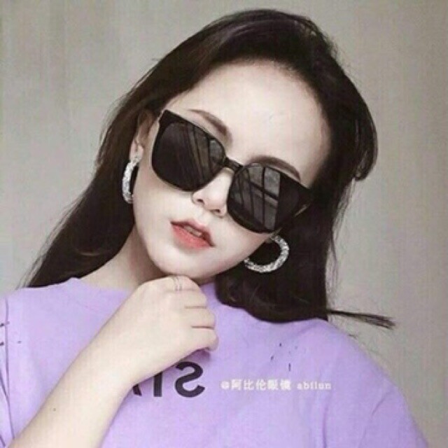 KÍNH MÁT NỮ V CHÂN VÀNG UNISEX NAM NỮ MÀU ĐEN 3035 - 55