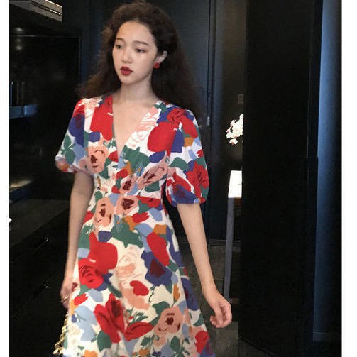 French retro V-neck floral dress 2020 new summer harvest waist slim temperament bubble sleeve skirt