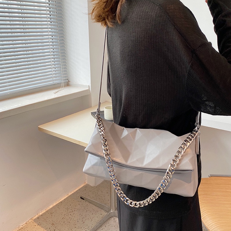 Túi đeo chéo họa tiết hình học đính đá phối dây xích thời trang cho nữ