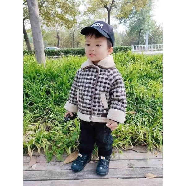 Áo khoác dạ kẻ lót lông cho bé