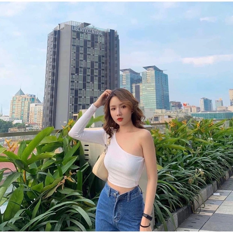 Áo croptop nữ lệch vai tay dài ZUMBEE 2M