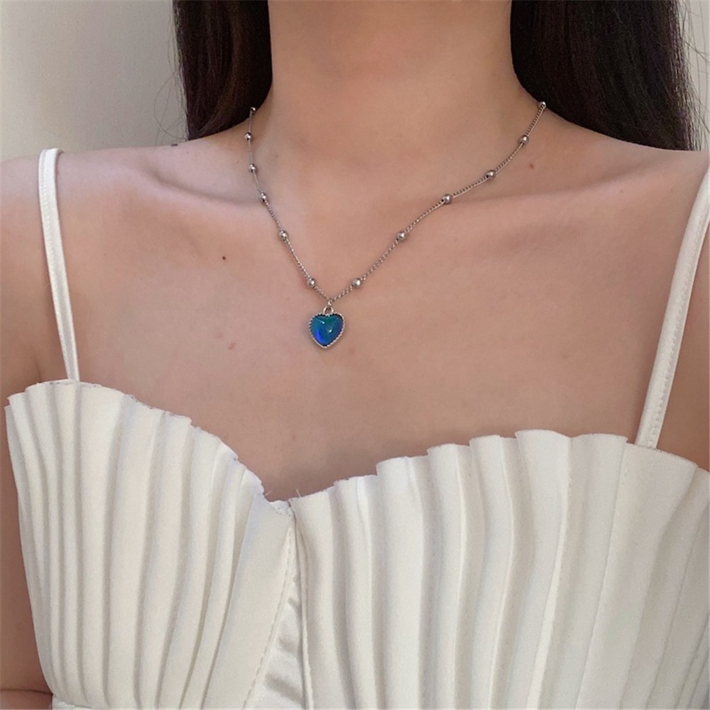 Vòng cổ Mặt Đá Hình Trái Tim Thay Đổi Màu Sắc Theo Nhiệt Độ Độc Đáo