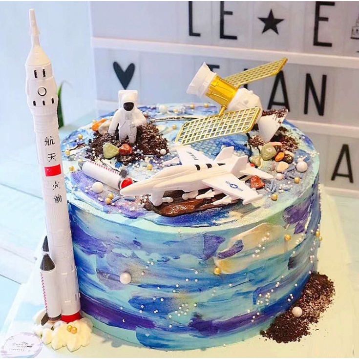 – Bộ du hành vũ trụ - Trang trí bánh sinh nhật bánh kem