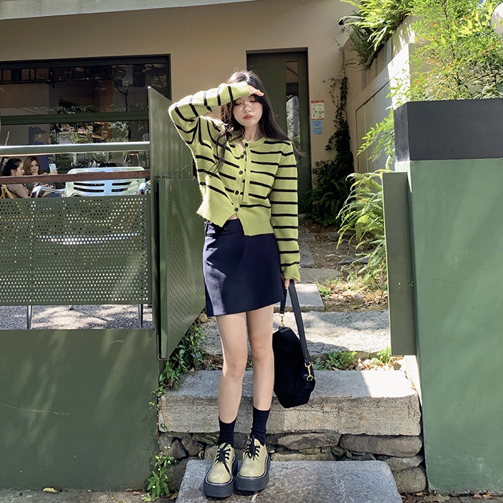 Áo Cardigan Dệt Kim Cổ Chữ v Màu Sắc Đơn Giản Cho Nữ