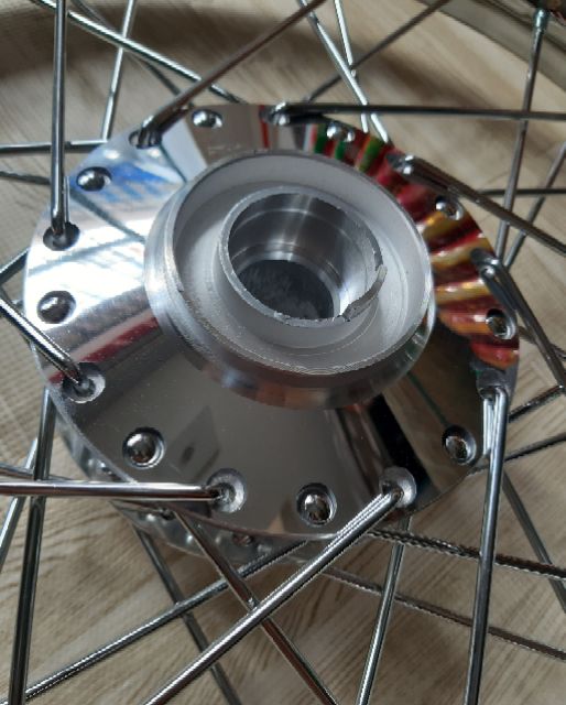 Bánh căm EXCITER 135 căm đùm mạ crom niềng sắt xi hiệu union rút căm sẵn như hình