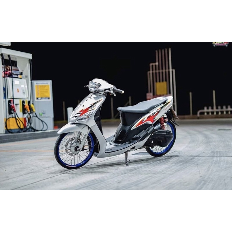 Tem Mio Mx đỏ dán xe trắng bạc