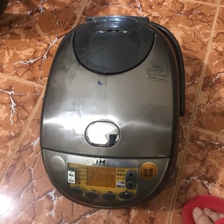 Nồi cơm cao tần 1.8 lít con voi np-vc18
