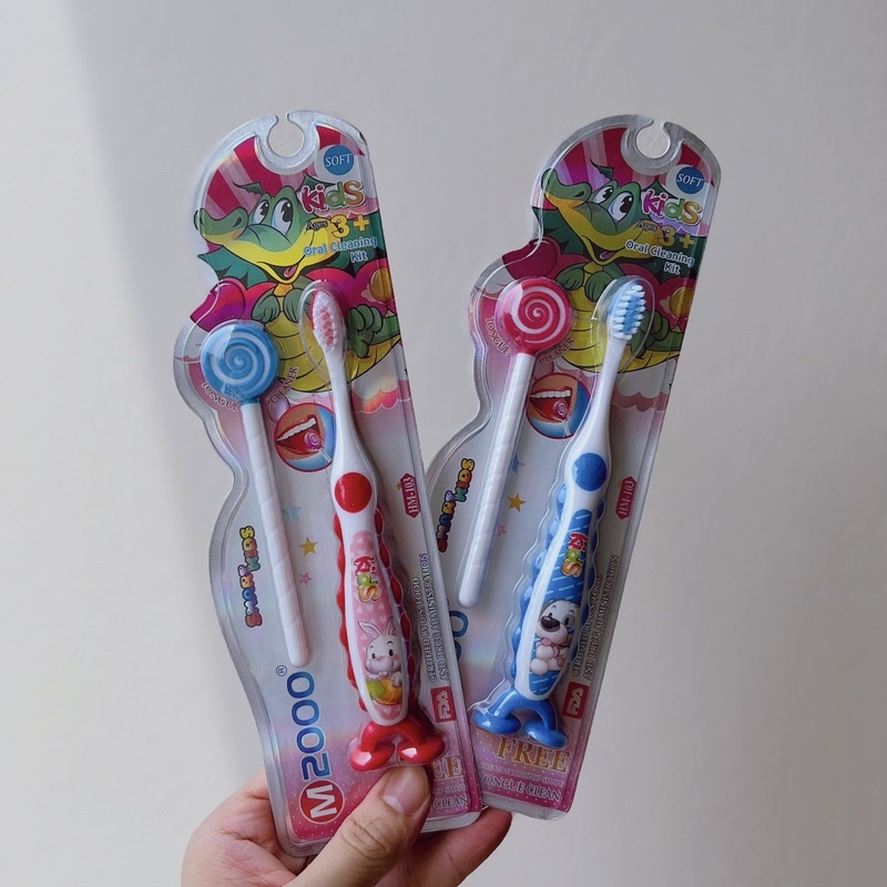 Sét bàn chải đánh răng và bàn chải đánh lưỡi cho bé