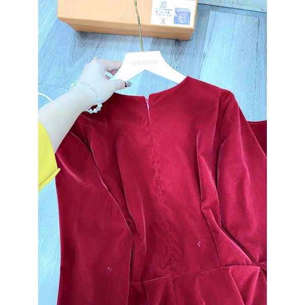 Váy nhung đính nơ