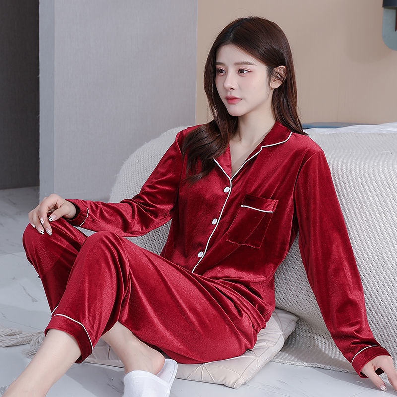 Bộ đồ ngủ tay dài vải nhung vàng đồng cao cấp thời trang xuân thu nữ tính cho nữ mặc ở nhà 2024