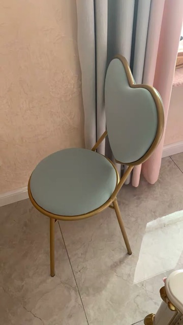Ghế tựa lưng hình trái tim
