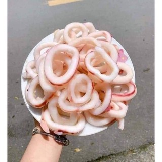 Mực vòng hấp sơ trắng sạch ❤️HÀ NỘI SHIP HỎA TỐC❤️ Mực vòng cắt khoanh sẵn nên chế biến tiện lợi: thả lẩu, chiên giòn