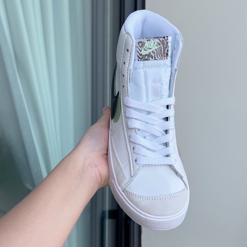Giày thể thao blazer cao cổ mới