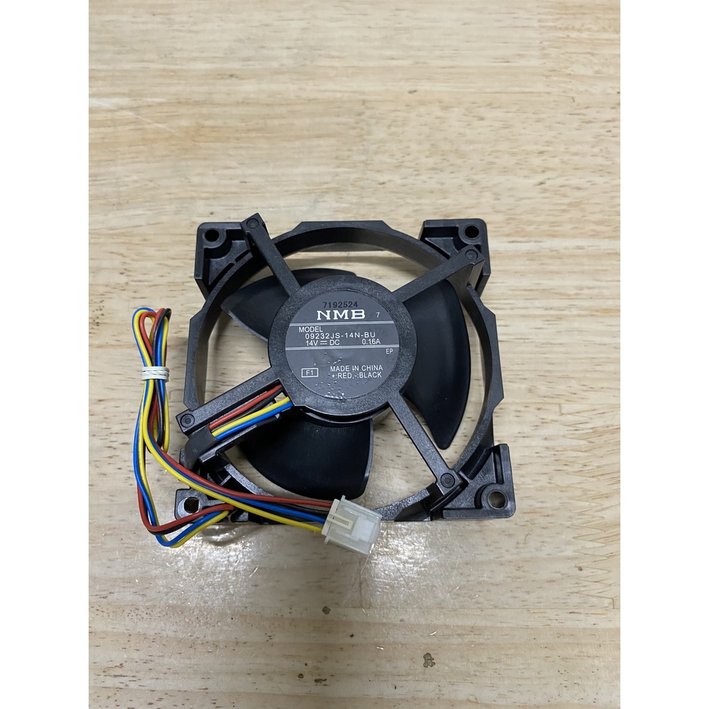 QUẠT TỦ LẠNH TOSHIBA DC : 14V, 0.16A, 4 DÂY 9x9 CM PHƯỚC MÃI