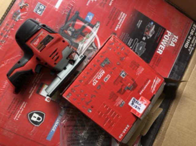 Cưa lọng milwaukee 12v