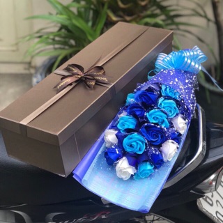 Hộp hoa hồng sáp 21 bông cao cấp tone xanh