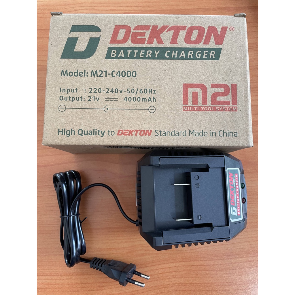 BỘ SẠC KÈM PIN DEKTON 21V 4AH DÒNG XẢ 40A