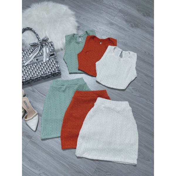 Set Áo Croptop Ba Lỗ Sát Nách Và Chân Váy Bút Chì Dáng Ngắn - Len Xương Cá - Form Ôm Body Sexy - Sang Chảnh Cute