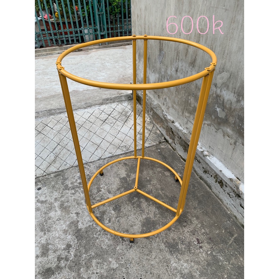 Kệ tròn treo quần áo giá rẻ cho shop