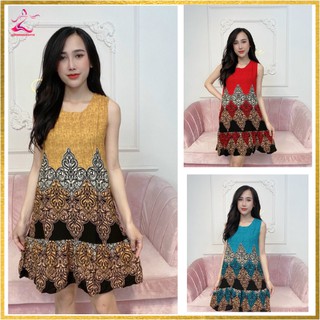 Đầm suông sát nách mặc nhà vải lanh nhẹ, mát.