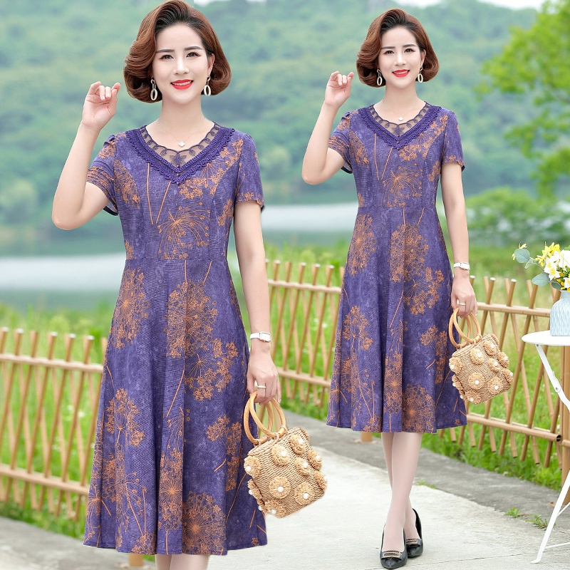 Đầm Sườn Xám Cách Tân Màu Đỏ Thời Trang Cho Phụ Nữ Trung Niên