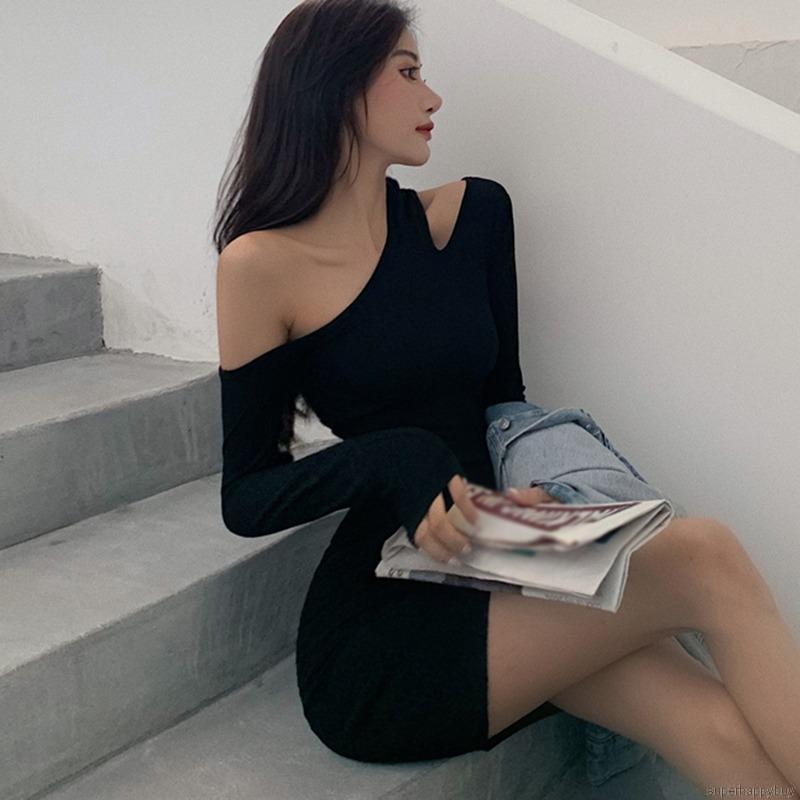 Đầm Tay Dài Màu Trơn Thiết Kế Khoét Quyến Rũ