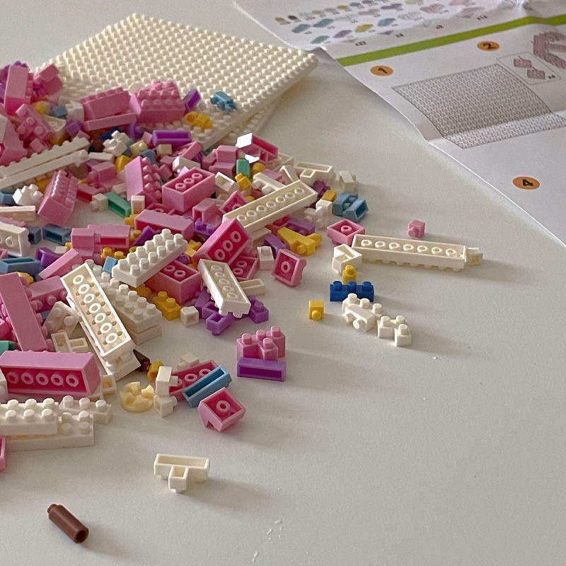 Bộ Xếp Hình Lego Bánh Sinh Nhật Hộp Quà Tặng Vịt Donal, Thỏ Stella, Chuột Mickey Có Đèn Trang Trí 3D Dễ Thương