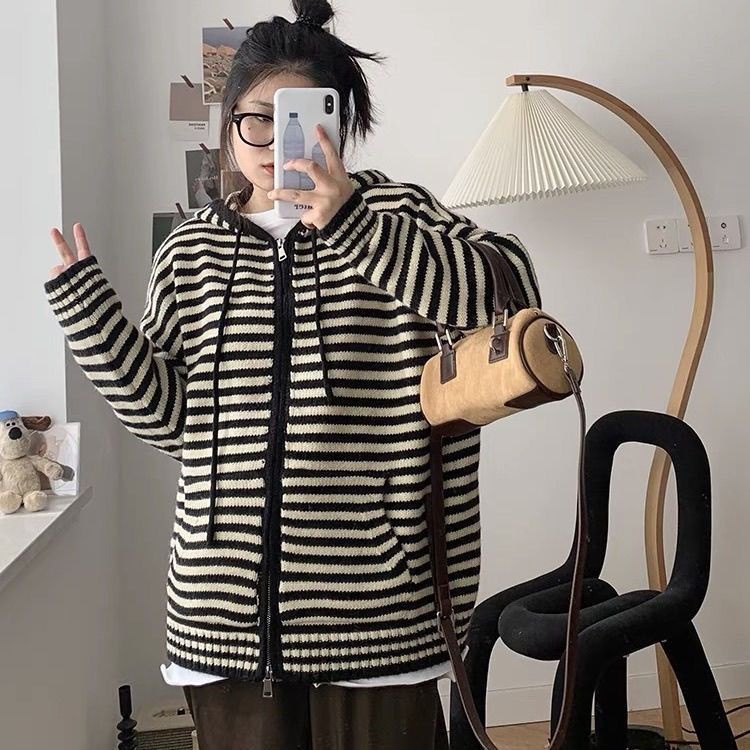 Áo Khoác Len Cardigan Có Nón Tay Dài Dáng Rộng Họa Tiết Kẻ Sọc Màu Tương Phản Thời Trang Xuân Đông Hàng Mới Dành Cho Bạn Nữ